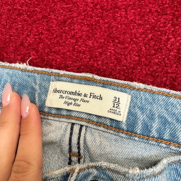 Abercrombie & Fitch High Rise Vintage Flare Jean - Picture 10 of 11